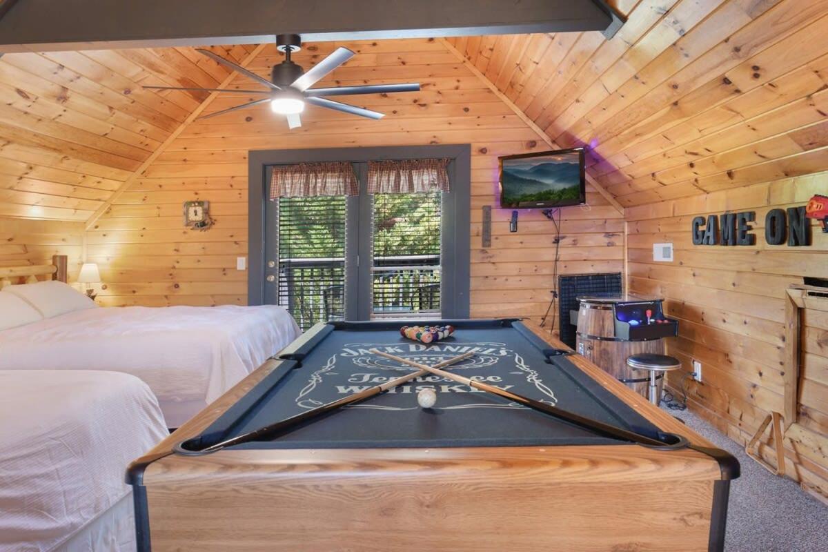 Ryes And Shine Bootlegger'S Cabin! Hot Tub* Pool* Arcade* Billiards *Ev * Pet Friendly Sevierville Kültér fotó