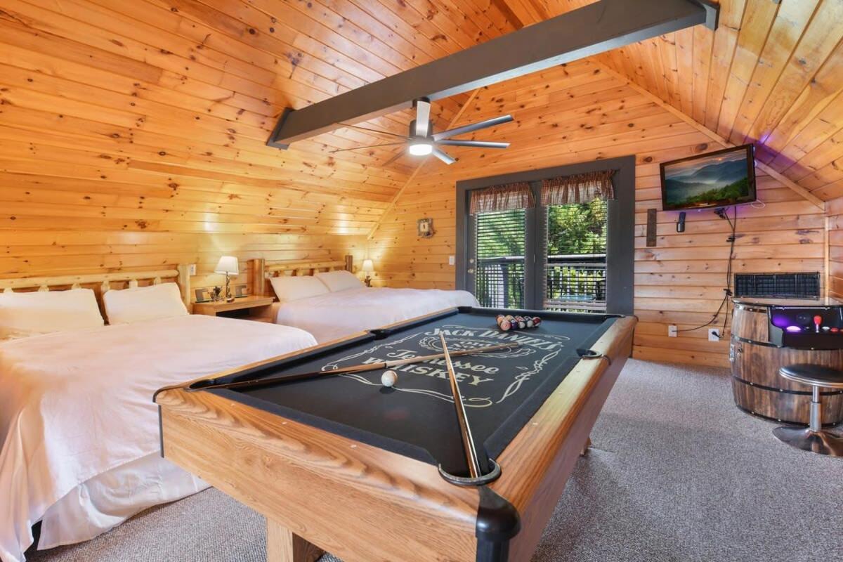 Ryes And Shine Bootlegger'S Cabin! Hot Tub* Pool* Arcade* Billiards *Ev * Pet Friendly Sevierville Kültér fotó