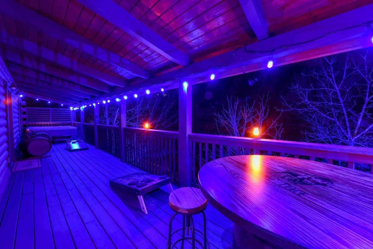 Ryes And Shine Bootlegger'S Cabin! Hot Tub* Pool* Arcade* Billiards *Ev * Pet Friendly Sevierville Kültér fotó